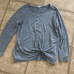 Knotted pullover